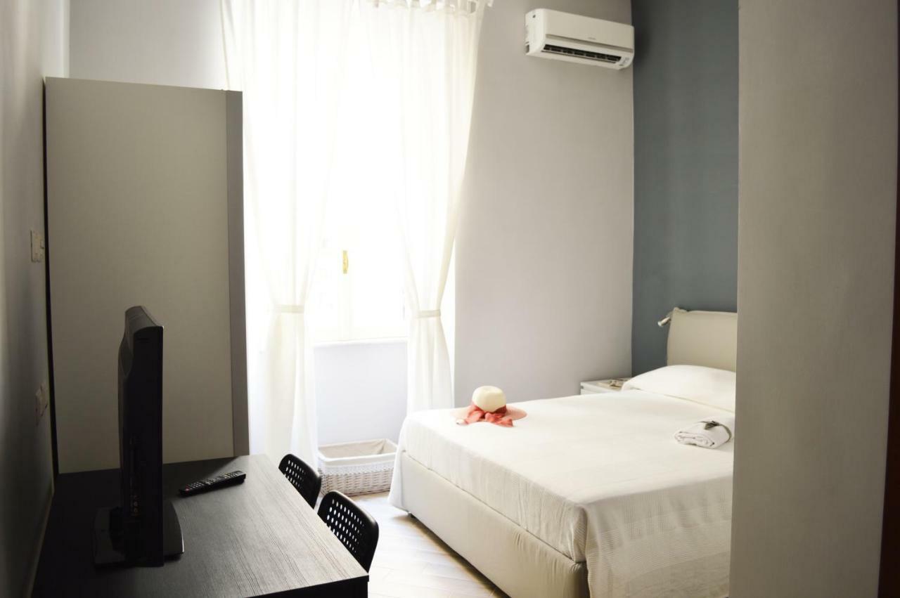 Colosshouse Guest House ローマ エクステリア 写真