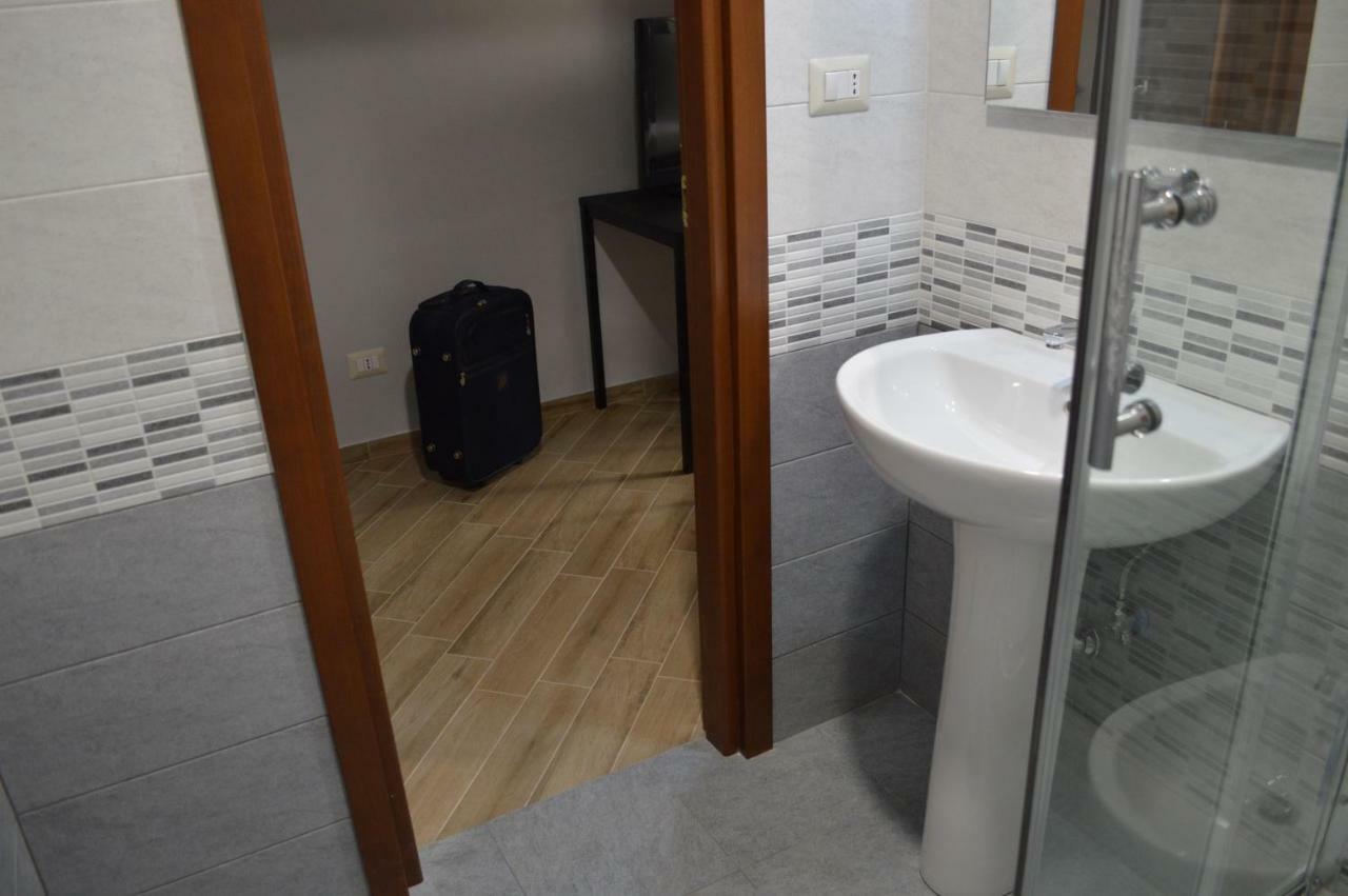 Colosshouse Guest House ローマ エクステリア 写真